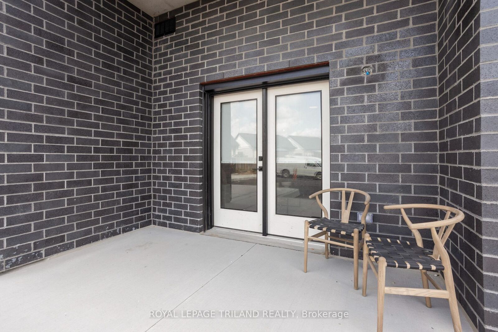 Property Photo:  33318 Richmond Street 101  ON N0M 2J0 