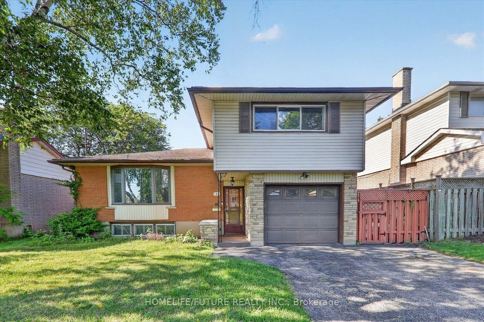 Property Photo: 163 Labrador Drive ON L1H 7E4