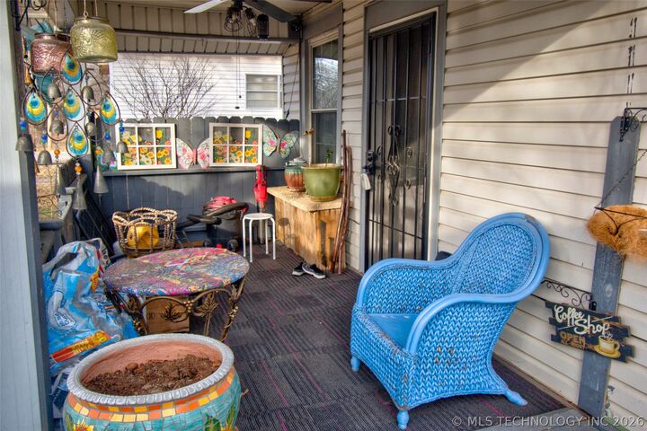 Property Photo: 976 Summit Street OK 74403