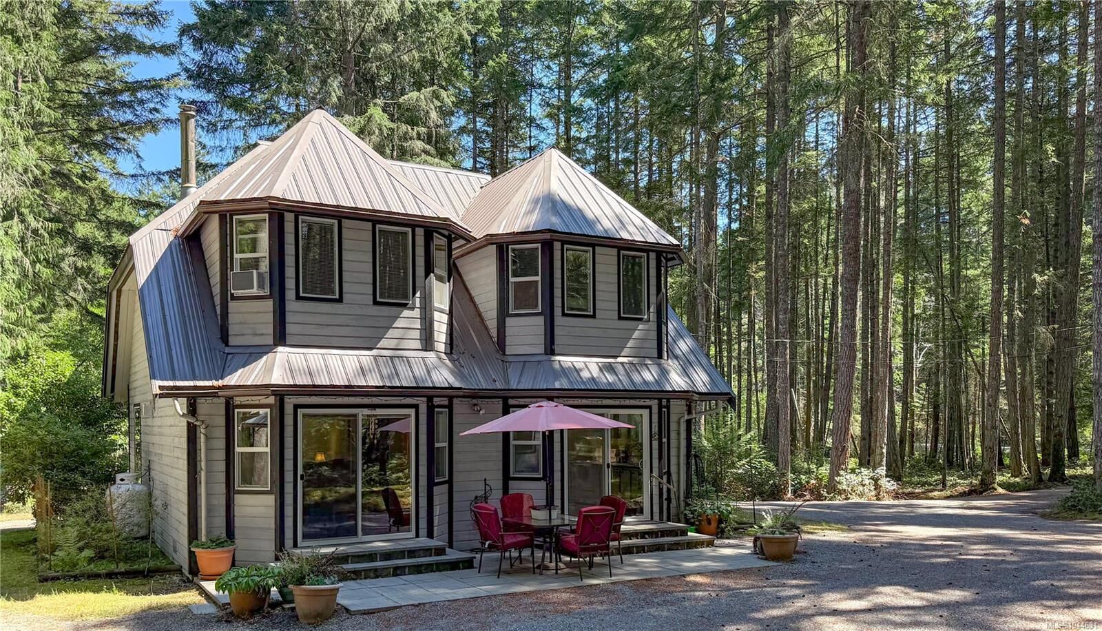 Property Photo: 980 Coats Dr BC V0R 1X3