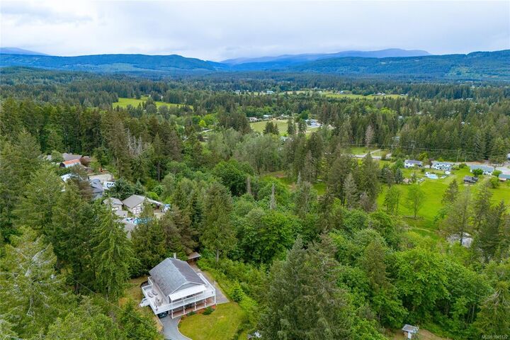 Property Photo: 4041 Cambrai Rd BC V9L 1N9