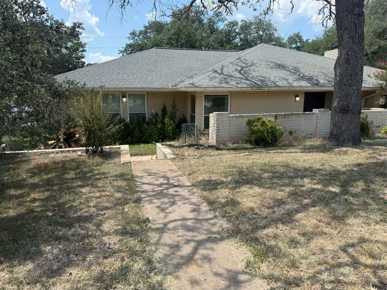 Property Photo: 10608 Spicewood Club Dr TX 78750