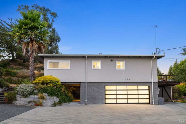 Property Photo: 739 741 N Webster Street CA 94952