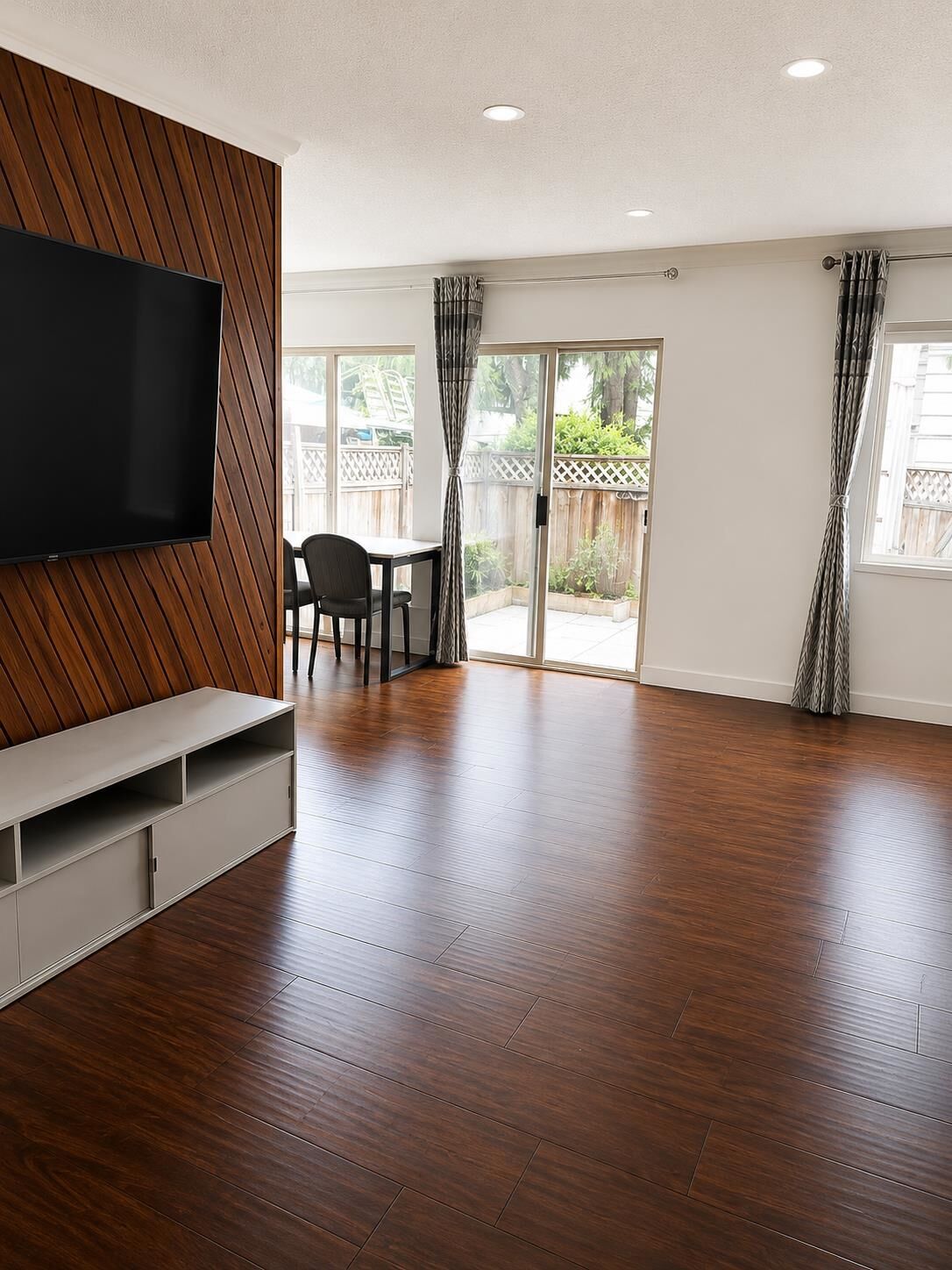 Property Photo: 15275 105ave Avenue 99 BC V3R 1S1