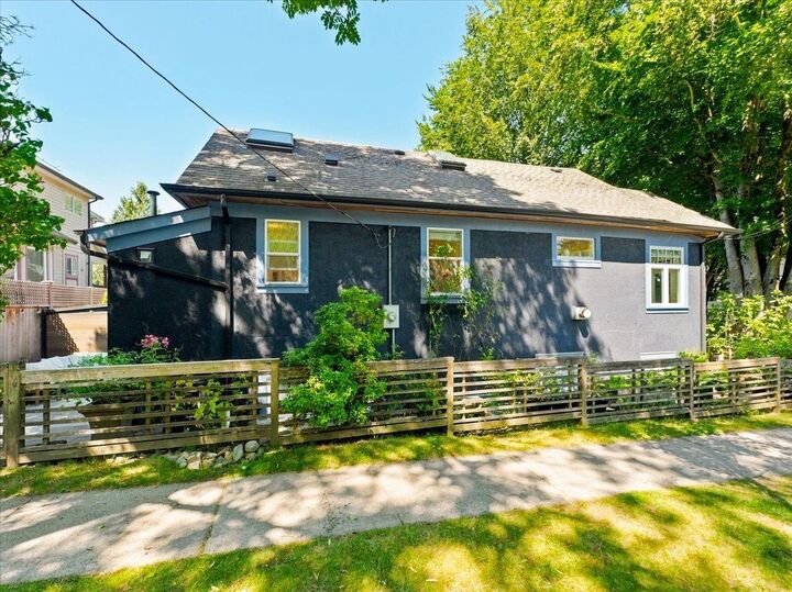 Property Photo: 4399 Quebec Street BC V5V 3L4