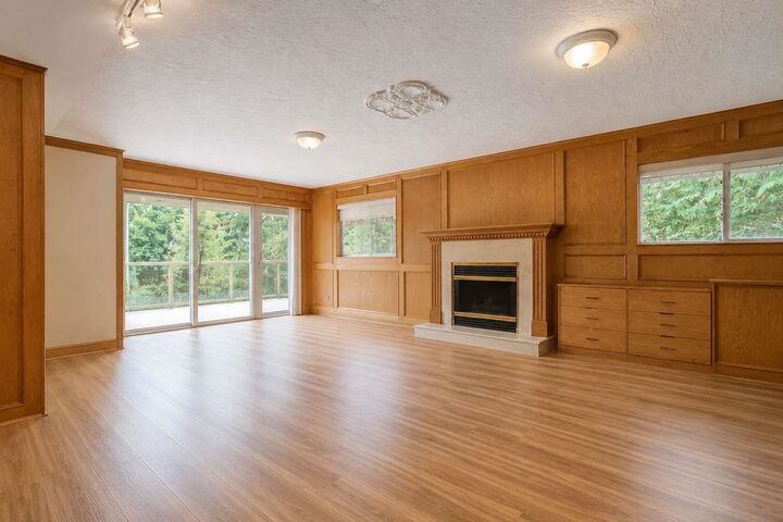 Property Photo:  606 St Andrews Road  BC V7S 1V4 