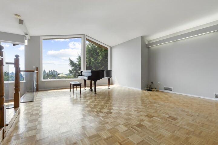 Property Photo: 33330 Hodson Place BC V2V 6J6