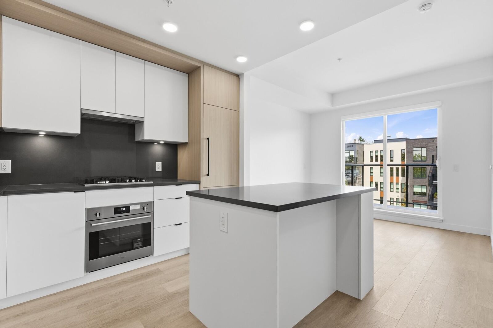 Property Photo: 2268 E Broadway 504 BC V5N 0L2
