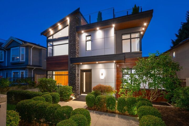 Property Photo: 136 E 61st Avenue BC V5X 2B4