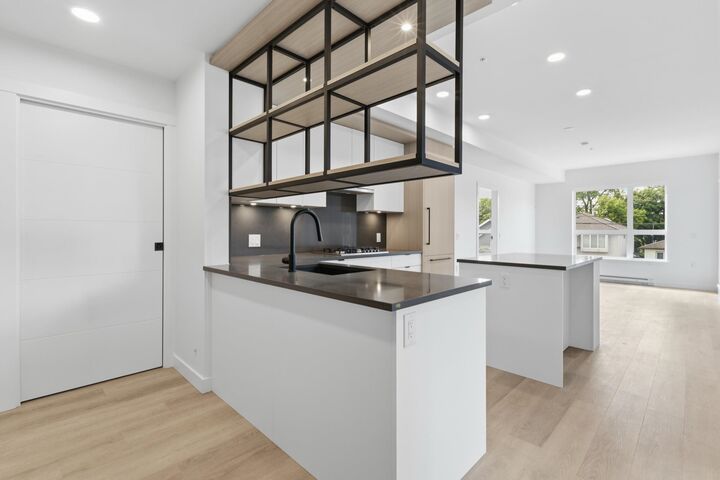 Property Photo: 2268 E Broadway 202 BC V5N 0L2