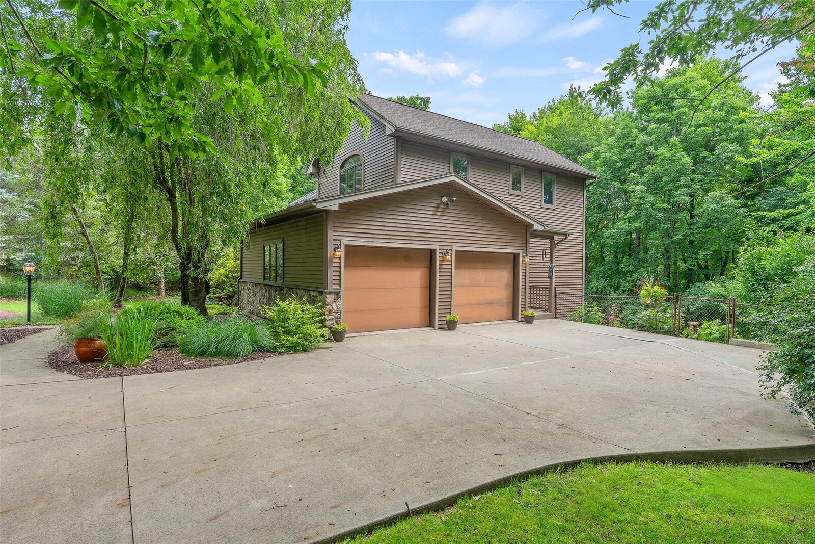 Property Photo:  939 Gillen Drive  NY 13903 