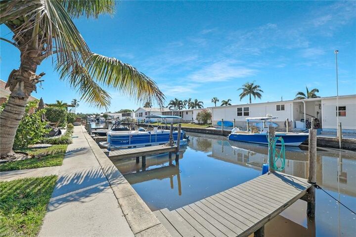 Property Photo:  2710 Arbutus St B1  FL 34112 
