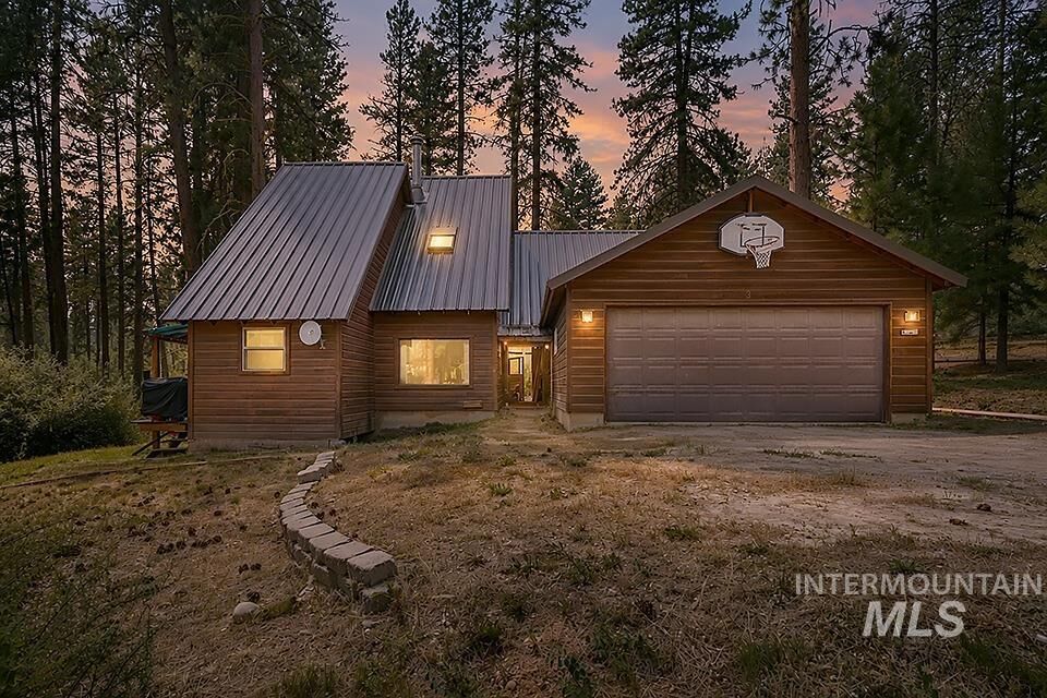 Property Photo:  3 Bull Pine Rd  ID 83631 