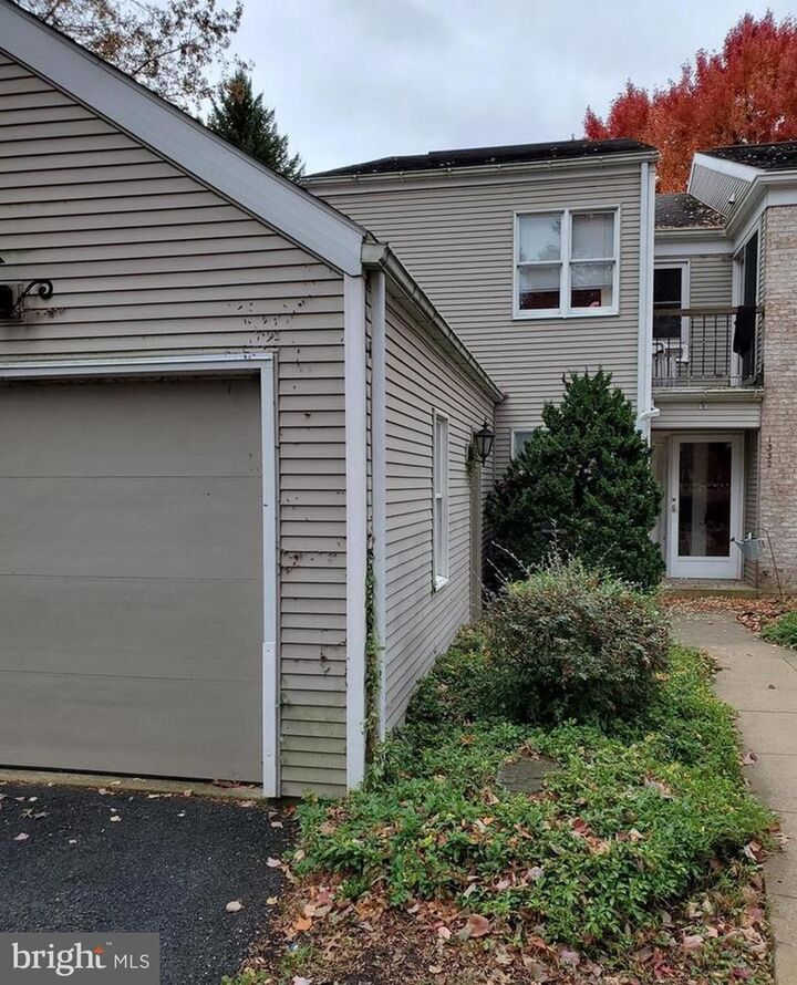 Property Photo: 1332 Woodland Street PA 17042