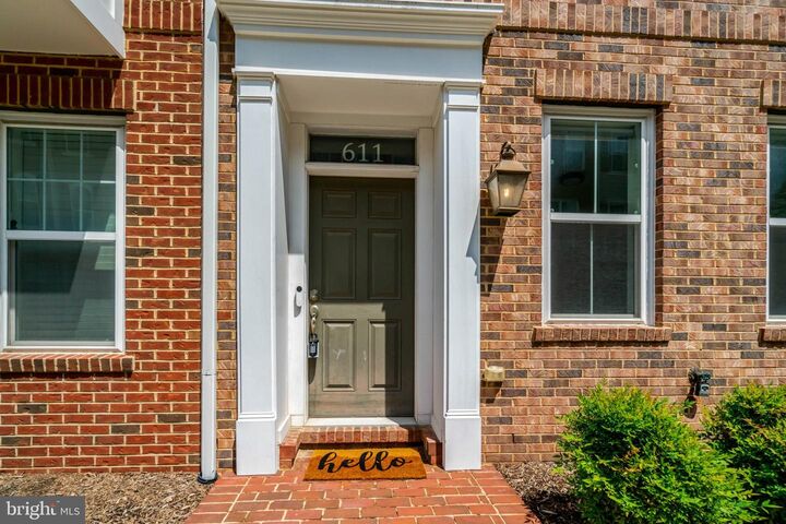 Property Photo:  611 Totten Mews NE  DC 20017 