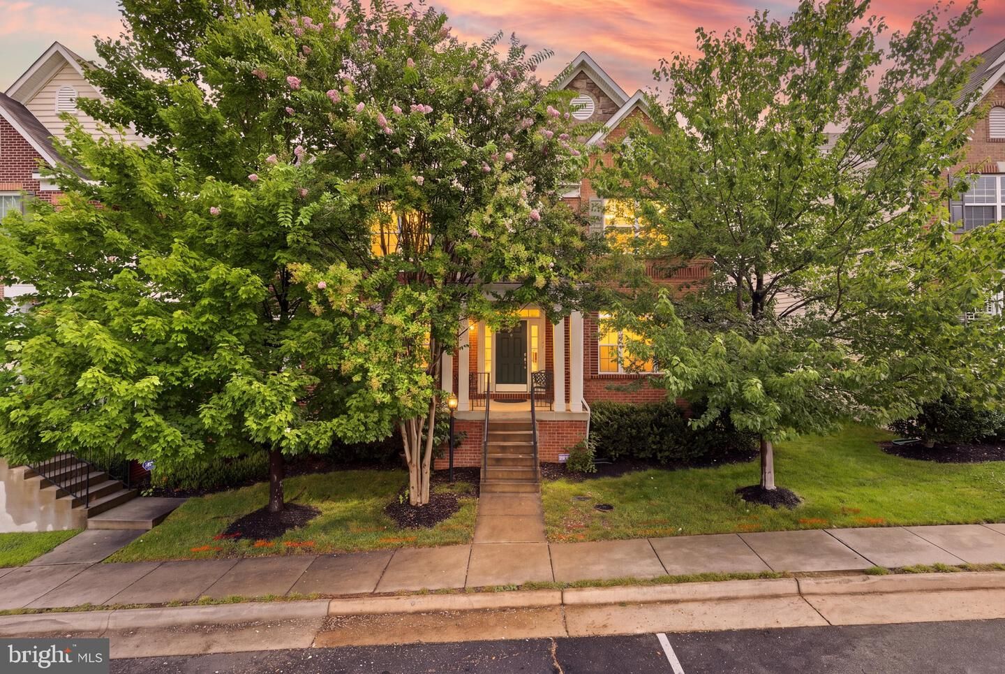Property Photo: 41684 Blue Grama Circle VA 20105