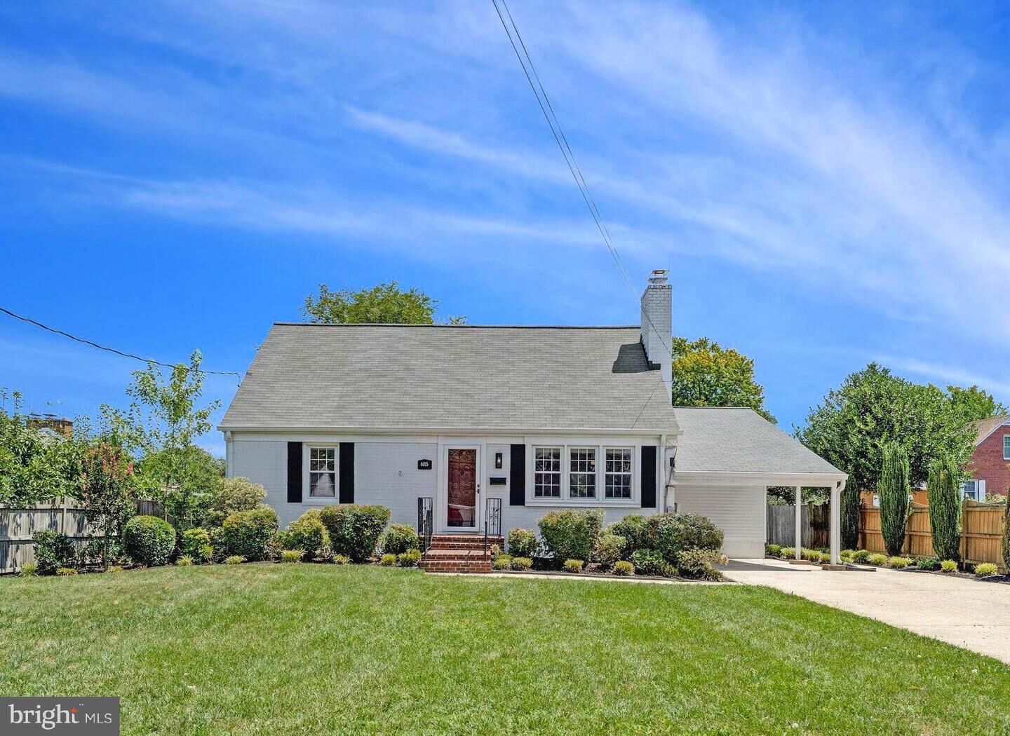 Property Photo: 6015 Backlick Road VA 22150