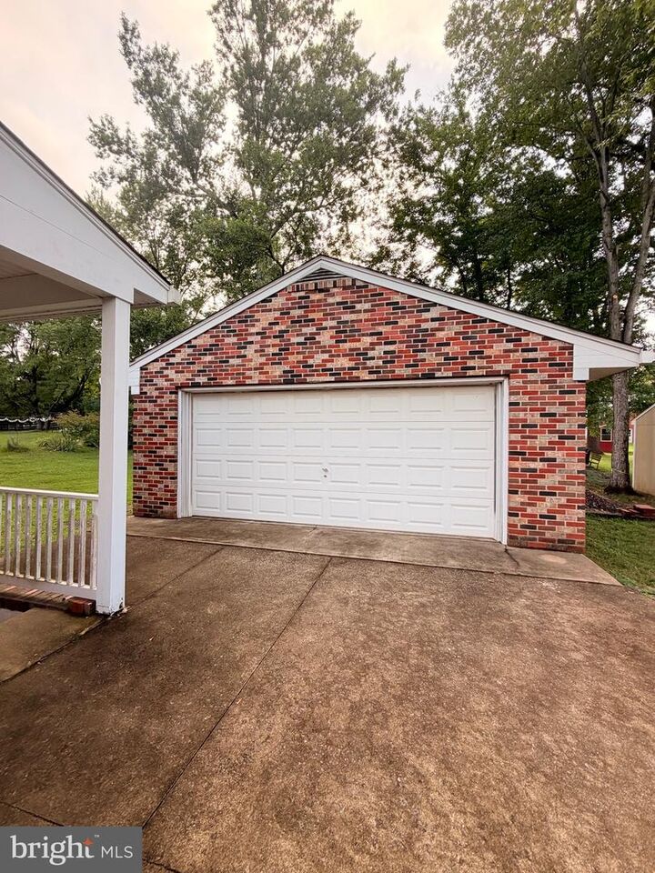 Property Photo:  130 S St Paul Street  VA 20158 