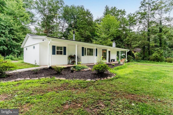 Property Photo:  1713 Laurel Road  PA 17112 