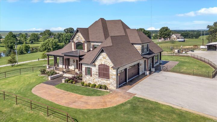 Property Photo:  136 County Road 107  AR 72404 