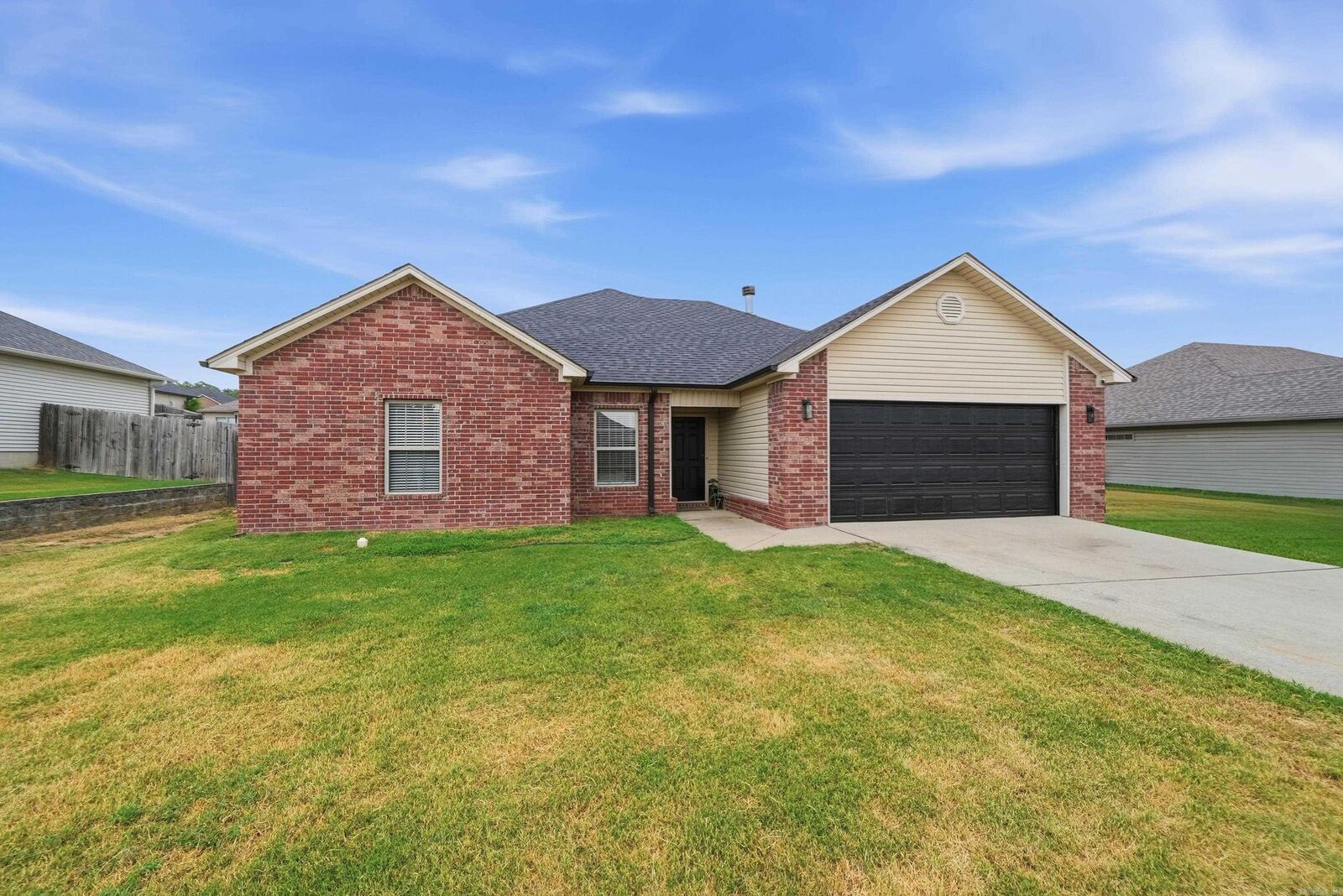 Property Photo:  139 Hillshire Loop  AR 71913 