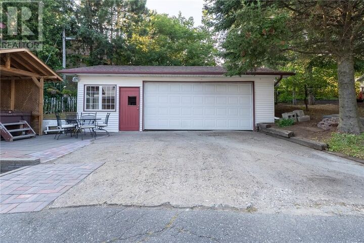 Property Photo:  358 Howey Drive  ON P3B 1E8 