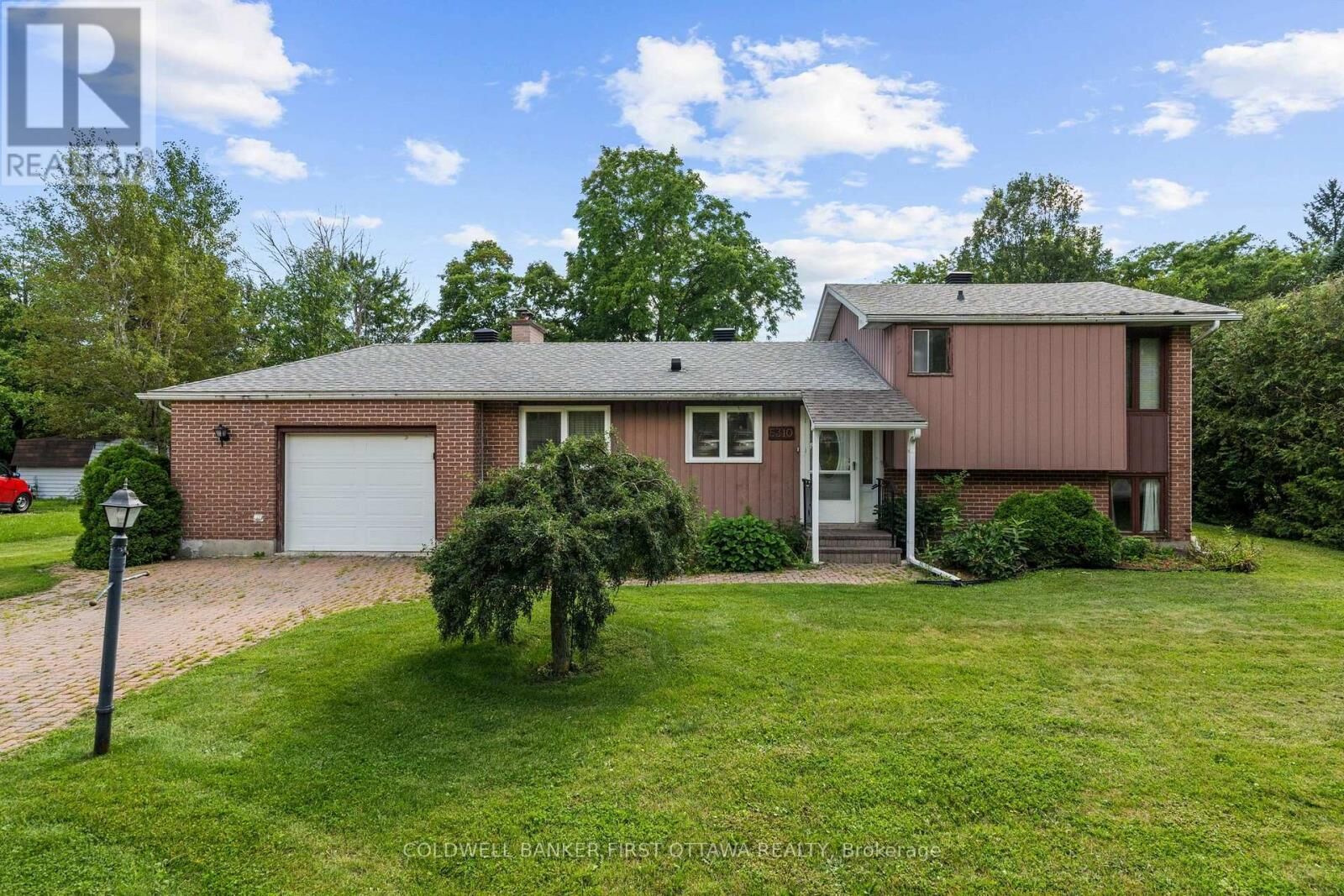 Property Photo:  5310 McLean Crescent  ON K4M 1E5 