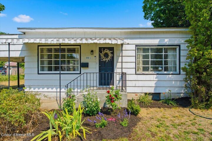 Property Photo:  821 E Lakeside Ave  ID 83814 