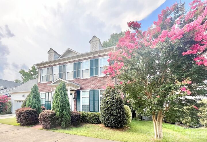 Property Photo:  1025 N Sharon Amity Road  NC 28211 