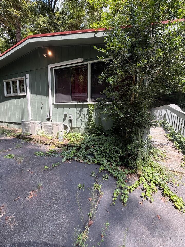 Property Photo:  232 Island Creek Road  NC 28746 
