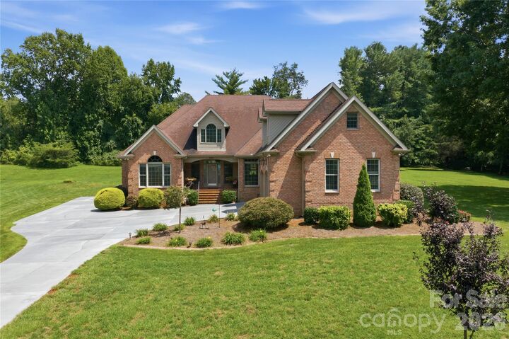 Property Photo:  260 Baymount Drive  NC 28625 