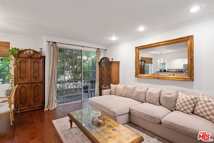 Property Photo:  1375 Kelton Ave, Unit 107  CA 90024 
