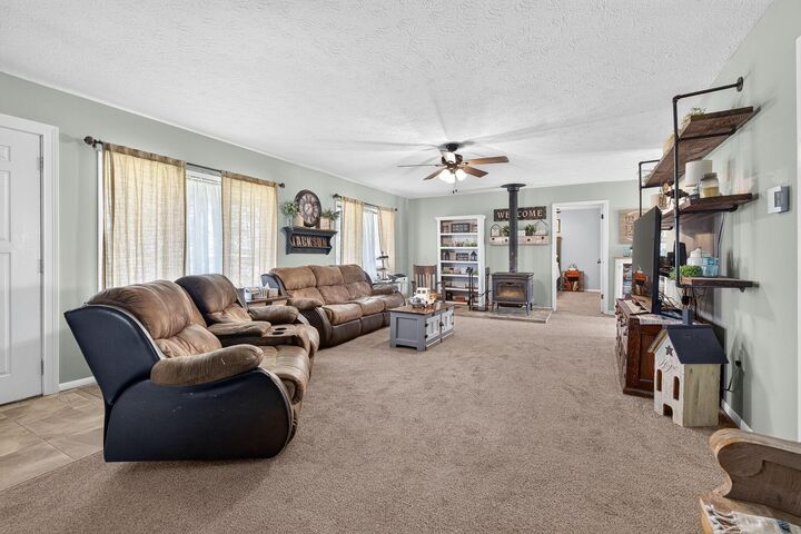 Property Photo: 9581 State Route 47 OH 43344