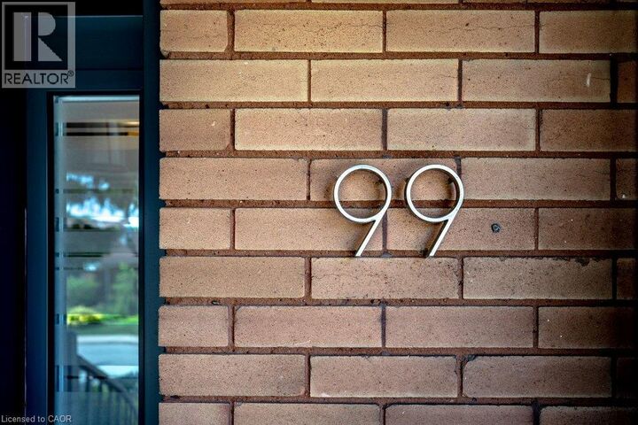 Photo de la propriété:  99 Hillcrest Avenue  ON L8P 2X1 