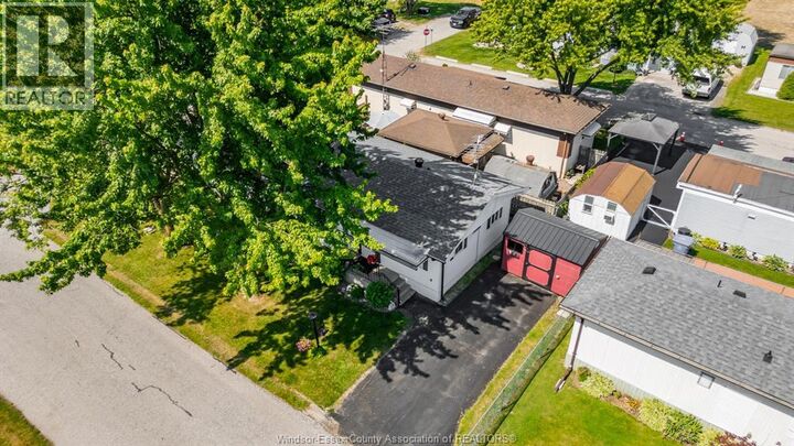 Property Photo: 110 Brooks Boulevard ON N8N 2P8
