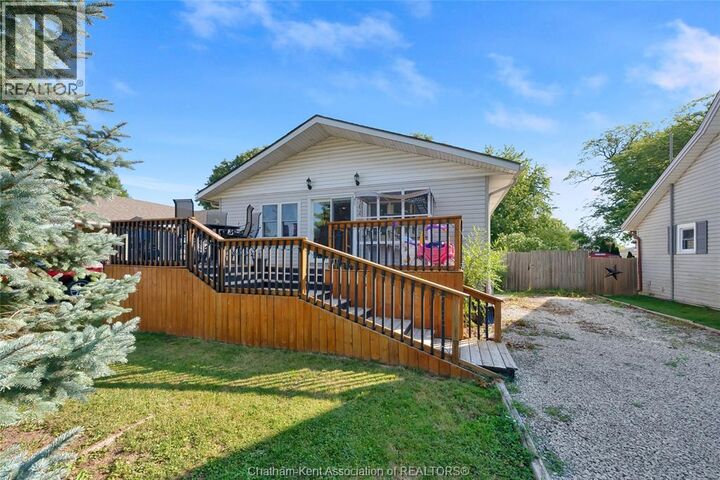 Property Photo: 104 Erie Street South ON N0P 1W0