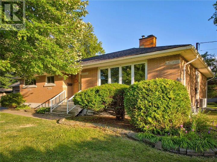 Property Photo:  1397 Hawthorne Drive  ON P3A 1L3 