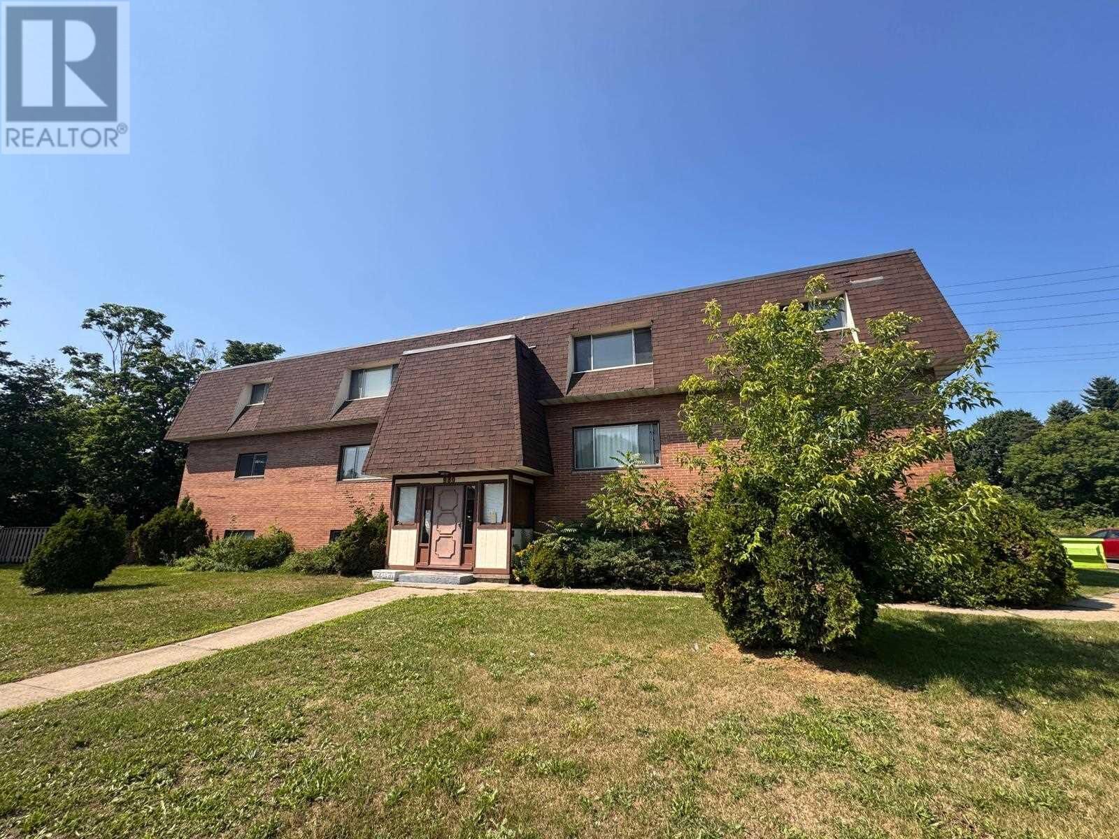 Property Photo:  980 Wellington St E  ON P6A 2N5 