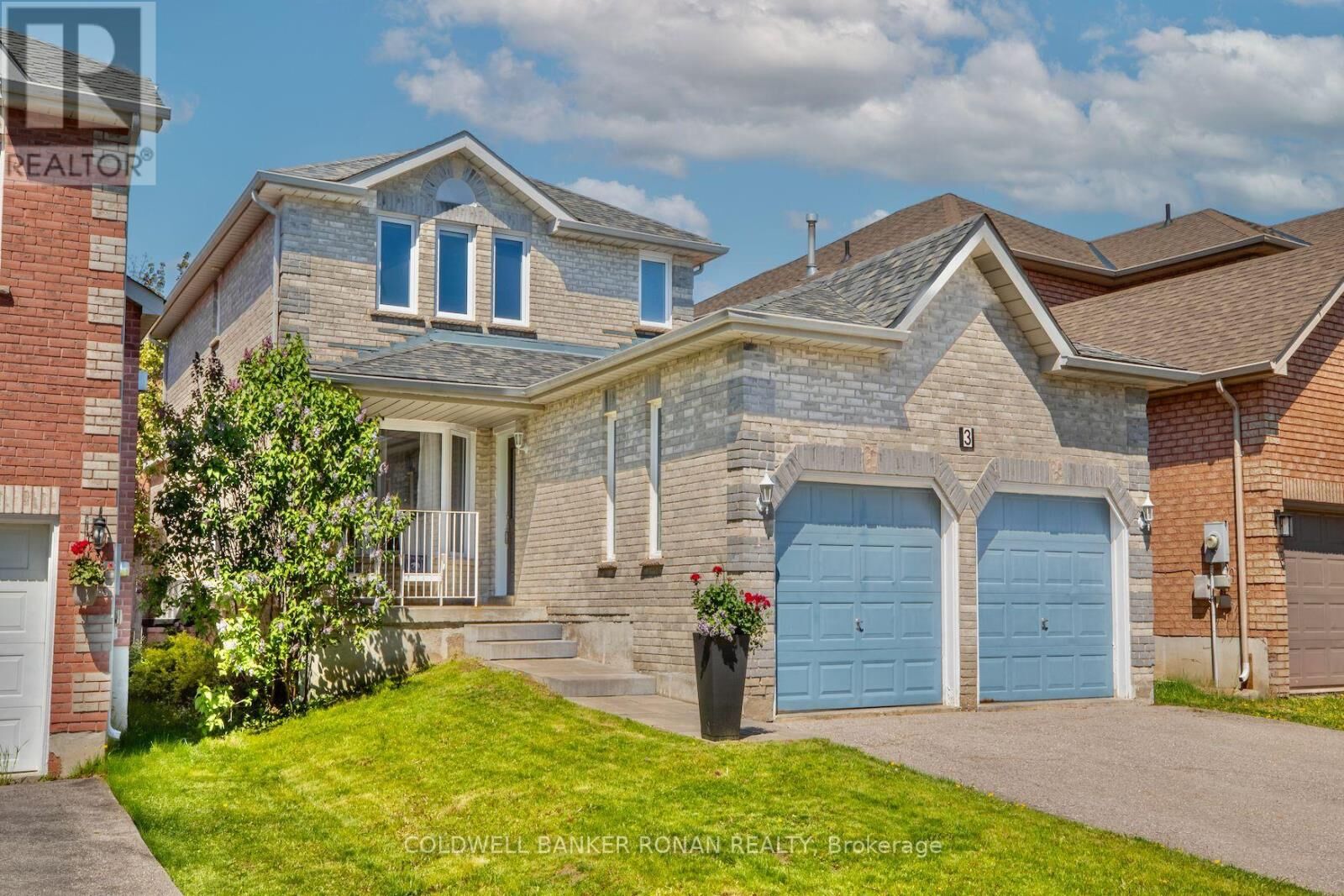 Property Photo: 3 Teal Place ON L4N 8W1