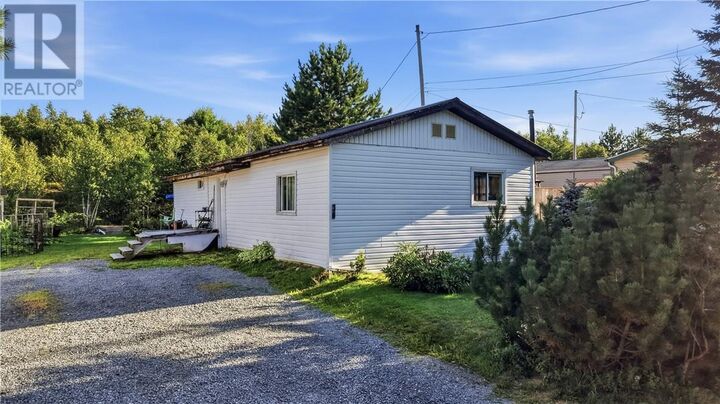 36 Dryden Road E — photo 1