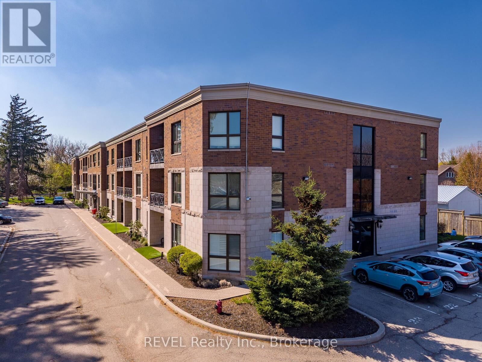 Property Photo: 2799 St. Paul Avenue 212 ON L2J 2L3