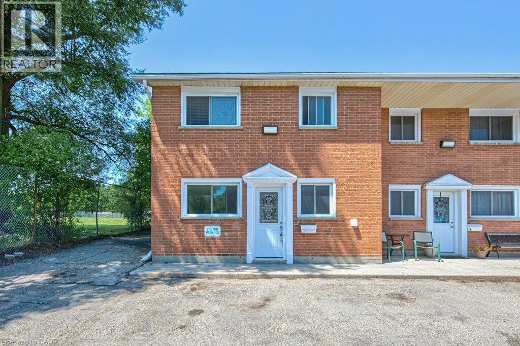 Property Photo: 48 Windom Road L ON N2A 2P4