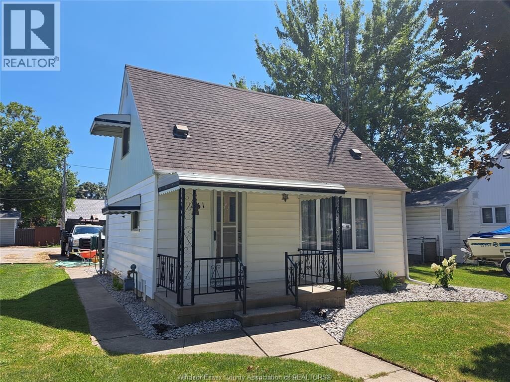 Property Photo: 51 Crawford Avenue ON N0P 2L0