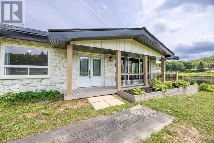 Property Photo: 264 Macintyre Rd ON P6A 0E4