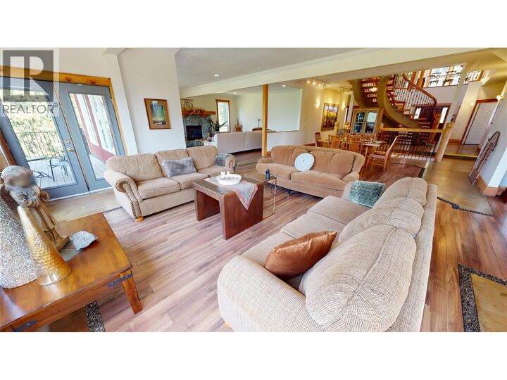 Property Photo: 3934 Cokato Road BC V0B 1M4