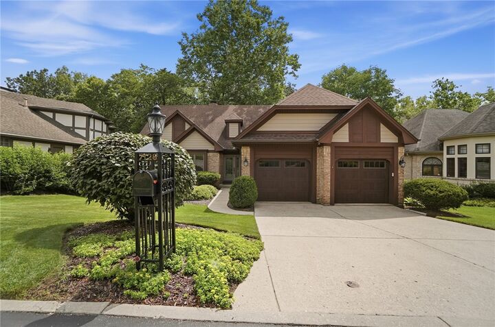 Property Photo: 7128 Hunters Creek Drive OH 45459