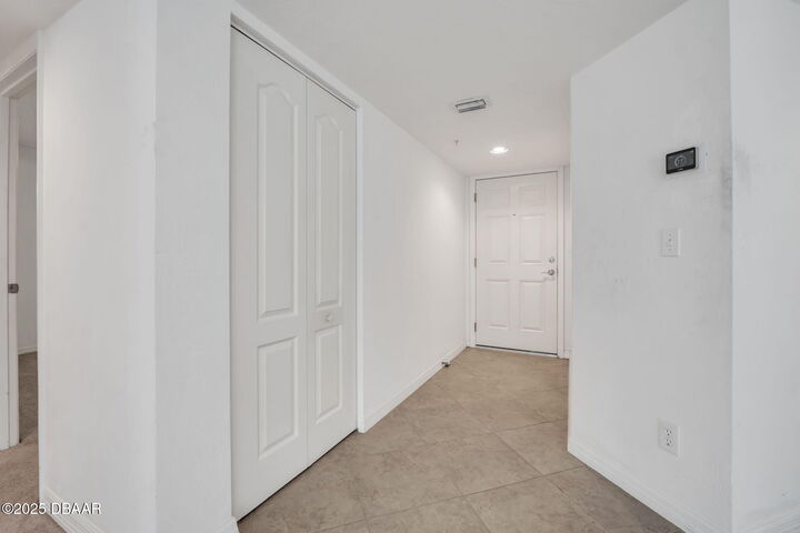 Property Photo:  3 Oceans West Boulevard 2D4  FL 32118 