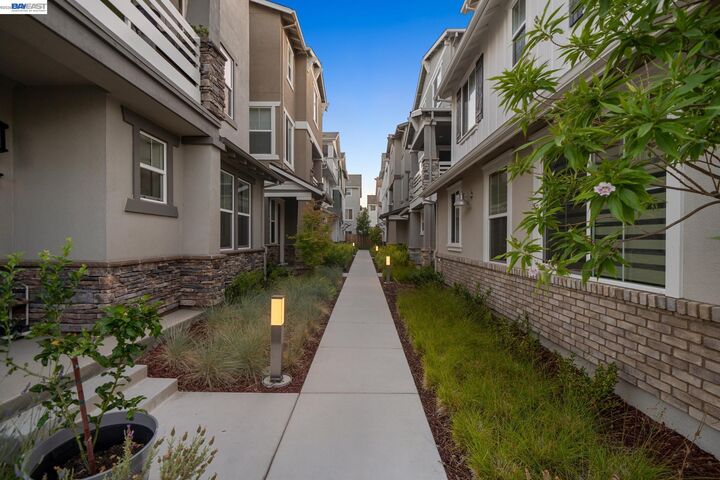 Property Photo:  37231 Sand Bar Pl  CA 94560 