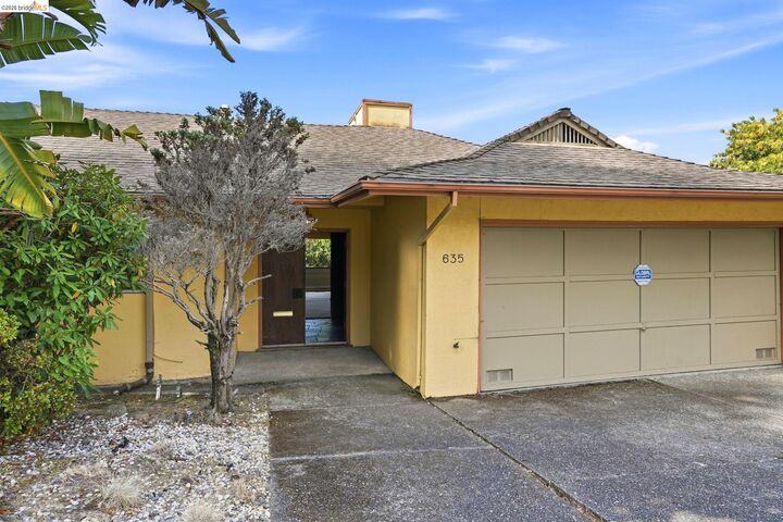 Property Photo: 635 Longridge Road CA 94610