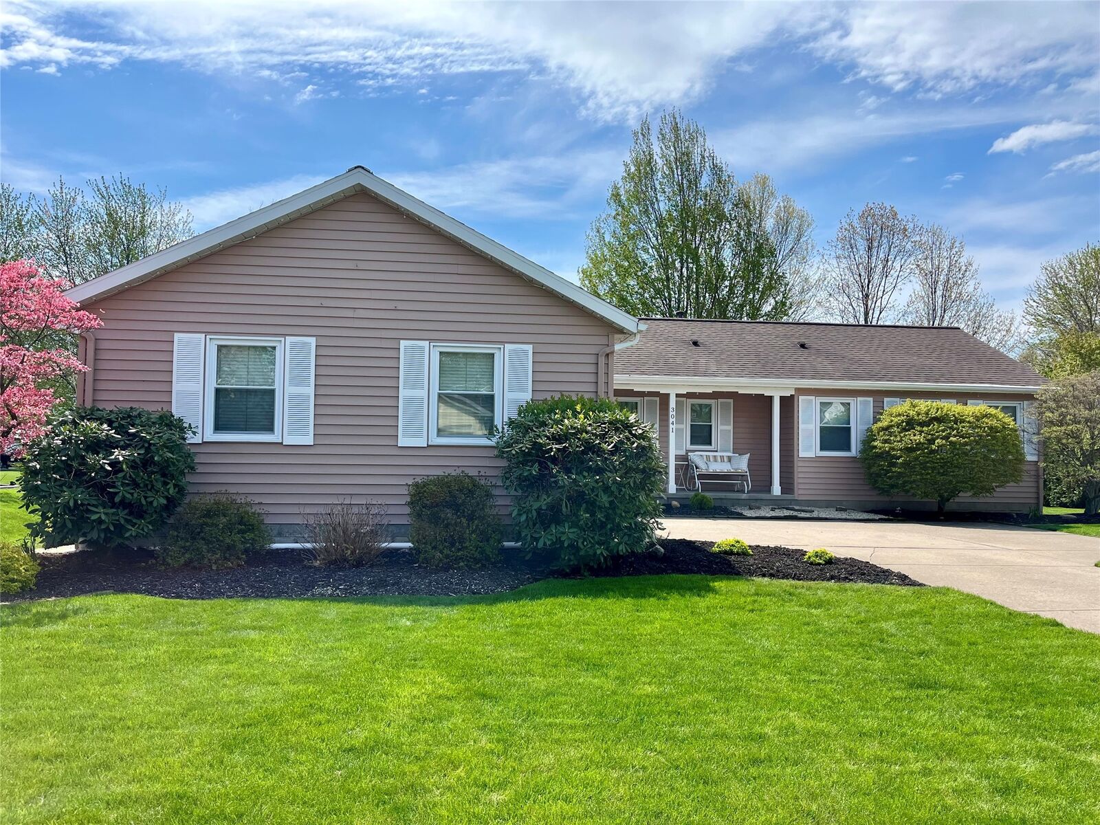 Property Photo: 3041 Idyllbrook Lane PA 16506